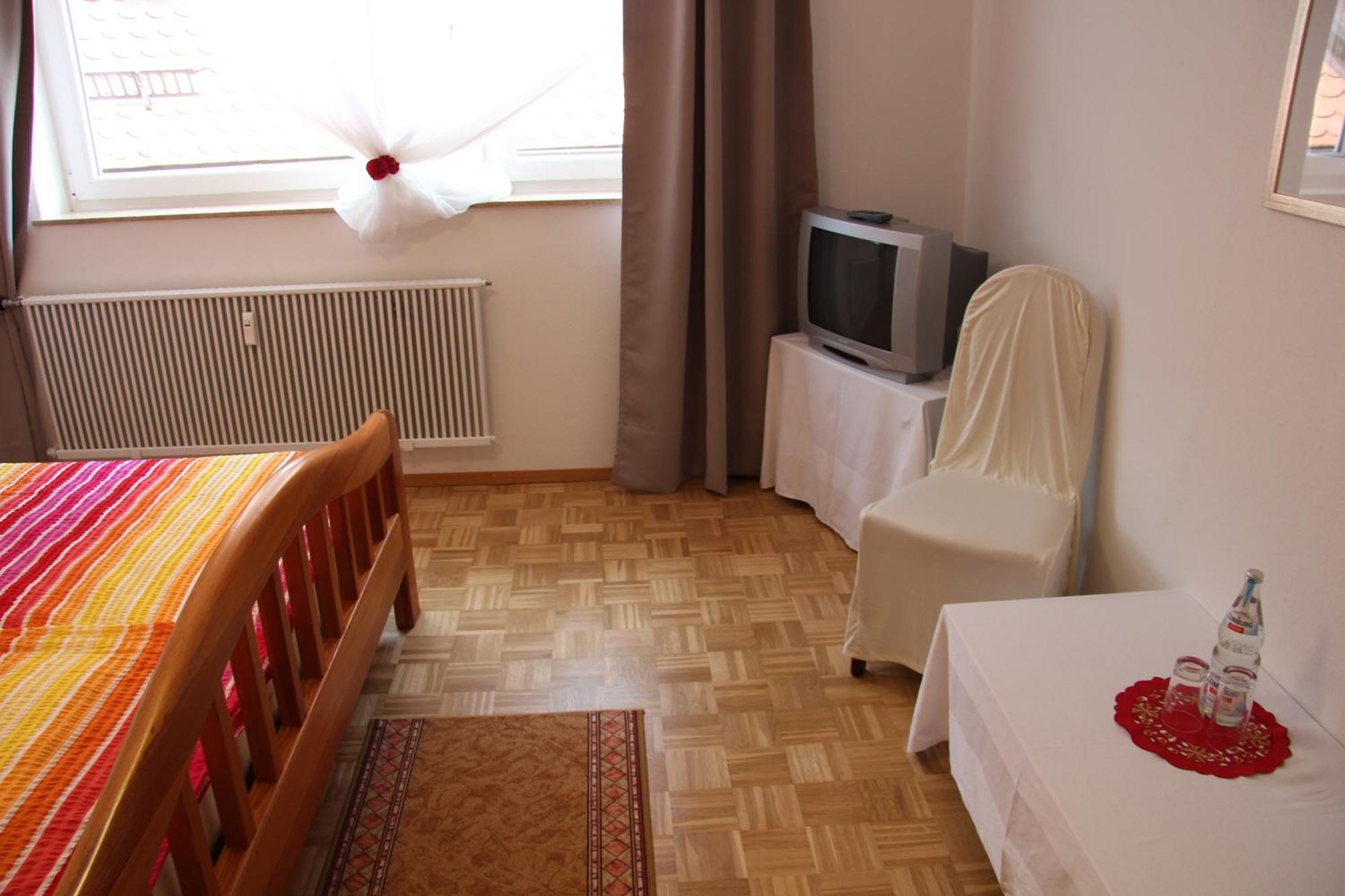 Hotel Am Schloss Neuenstein Номер фото